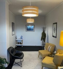 Large light counselling room for rent